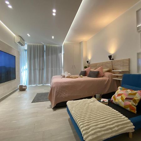 Studio With Views Next To Puerto Marina The Green Door Benalmádena Exterior photo