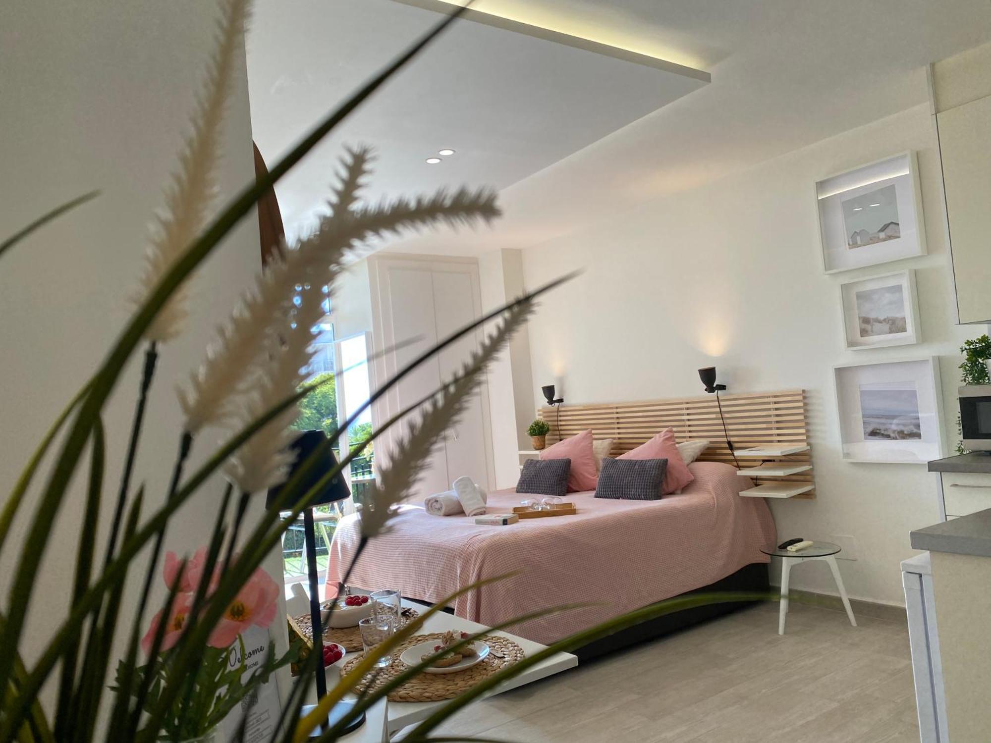 Studio With Views Next To Puerto Marina The Green Door Benalmádena Exterior photo