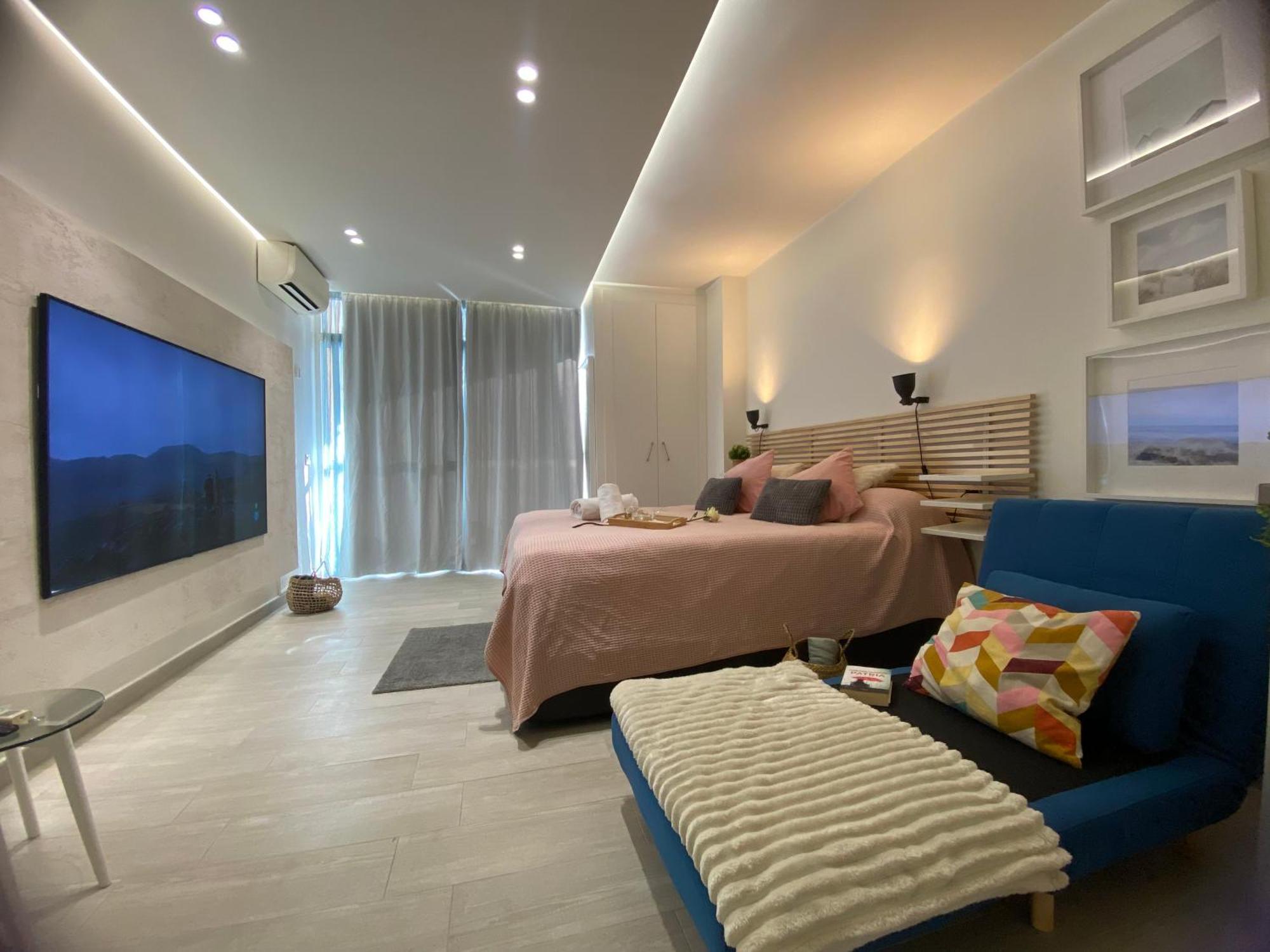 Studio With Views Next To Puerto Marina The Green Door Benalmádena Exterior photo