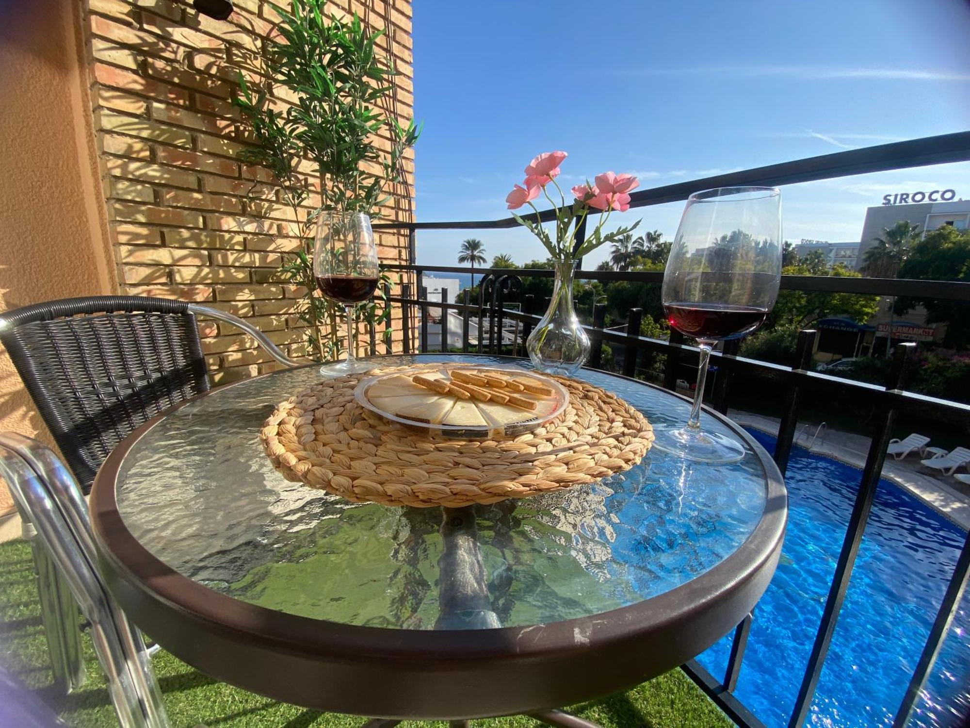 Studio With Views Next To Puerto Marina The Green Door Benalmádena Exterior photo